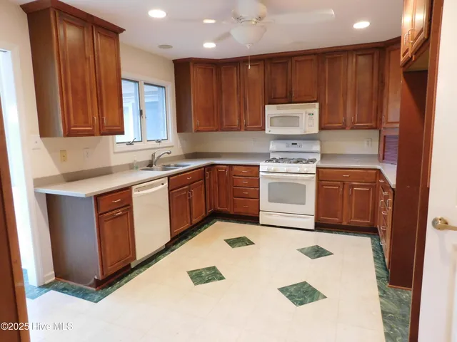 $1,799 | 914 Muirfield Place, New Bern, NC 28560