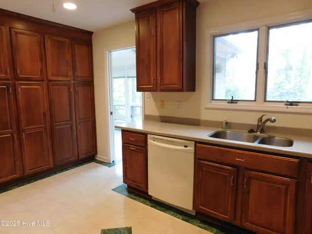 $1,799 | 914 Muirfield Place, New Bern, NC 28560