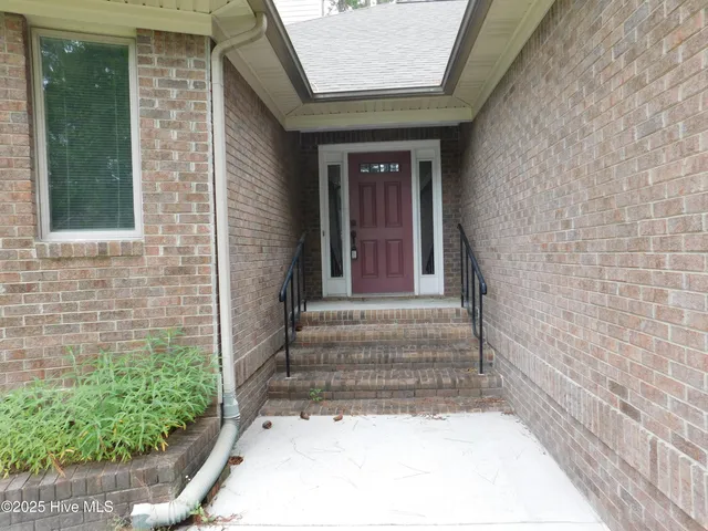 $1,799 | 914 Muirfield Place, New Bern, NC 28560