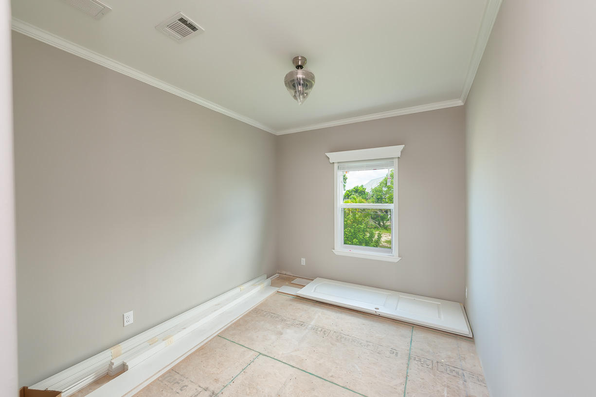 28240 County Road Summerland Key, FL 33042 - Photo 11 of 27 Guest Bedroom