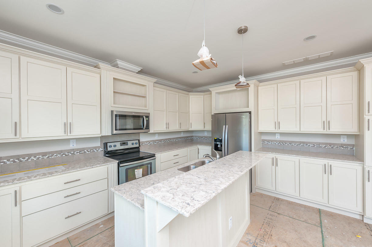 28240 County Road Summerland Key, FL 33042 - Photo 5 of 27 Kitchen