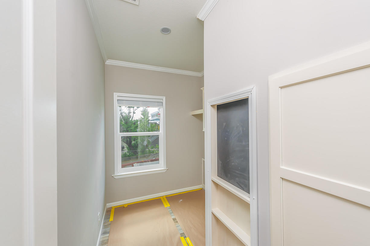 28240 County Road Summerland Key, FL 33042 - Photo 10 of 27 Laundry Room with Chalkboard