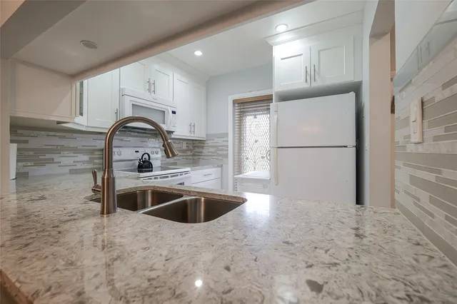 $140,000 | 5071 West Oakland Park Boulevard, Unit 209, Lauderdale Lakes, FL 33313