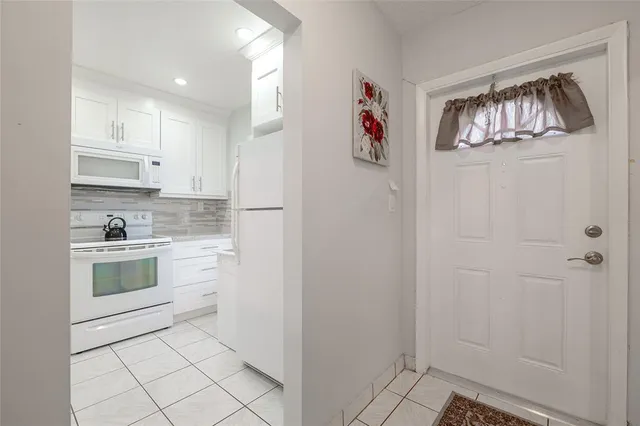 $140,000 | 5071 West Oakland Park Boulevard, Unit 209, Lauderdale Lakes, FL 33313