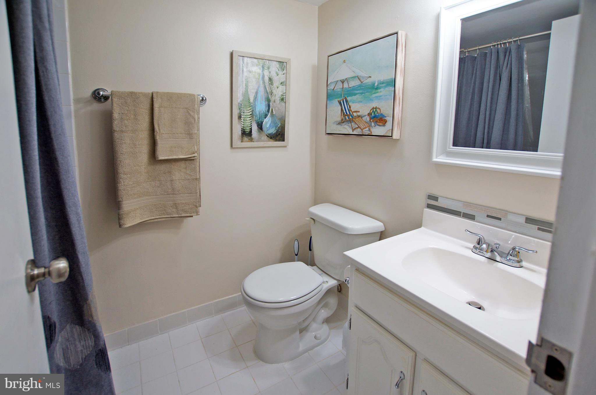 2243 Castle Rock Square, Unit 2B Reston, VA 20191 - Photo 12 of 13 Bath