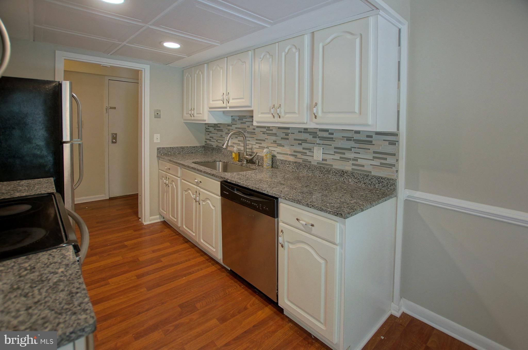 2243 Castle Rock Square, Unit 2B Reston, VA 20191 - Photo 3 of 13 Kitchen