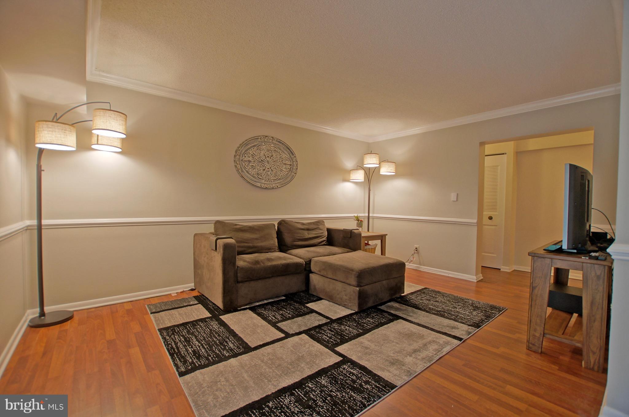 2243 Castle Rock Square, Unit 2B Reston, VA 20191 - Photo 6 of 13 Living Room
