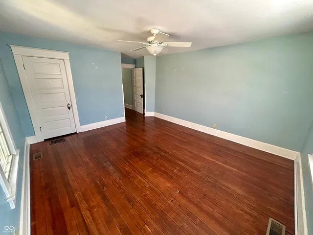 $1,495 | 235 North Oxford Street, Indianapolis, IN 46201