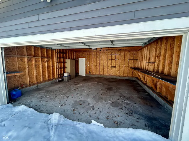 $1,495 | 235 North Oxford Street, Indianapolis, IN 46201