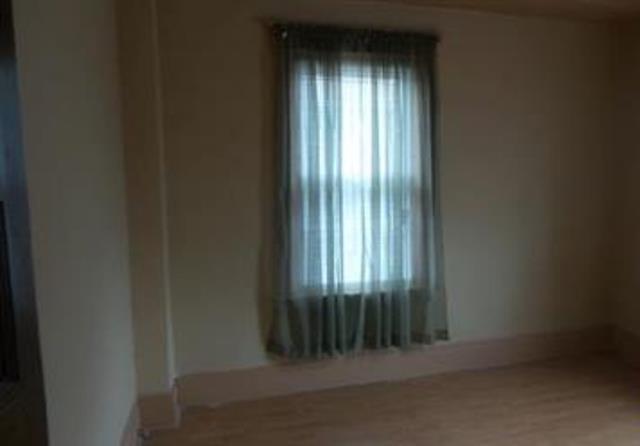437 Vermont Avenue Rochester, PA 15074 - Photo 3 of 7