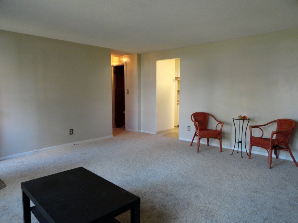 42 Reedstone Avenue Chicopee, MA 01020 - Photo 2 of 23 Gallery Image 2