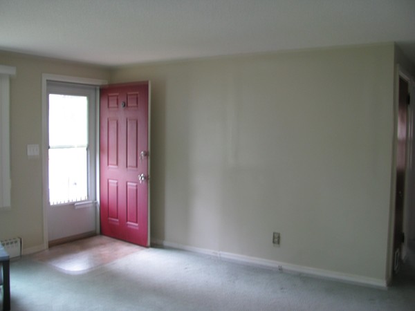 42 Reedstone Avenue Chicopee, MA 01020 - Photo 3 of 23 Gallery Image 3