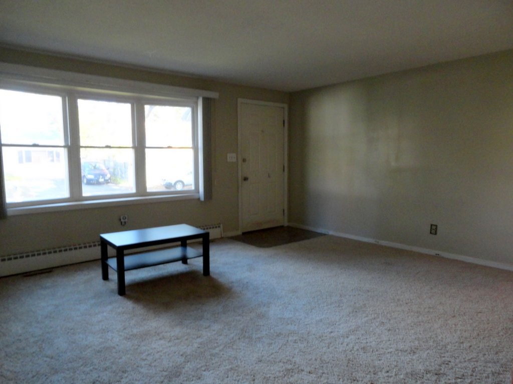 42 Reedstone Avenue Chicopee, MA 01020 - Photo 4 of 23 Gallery Image 4