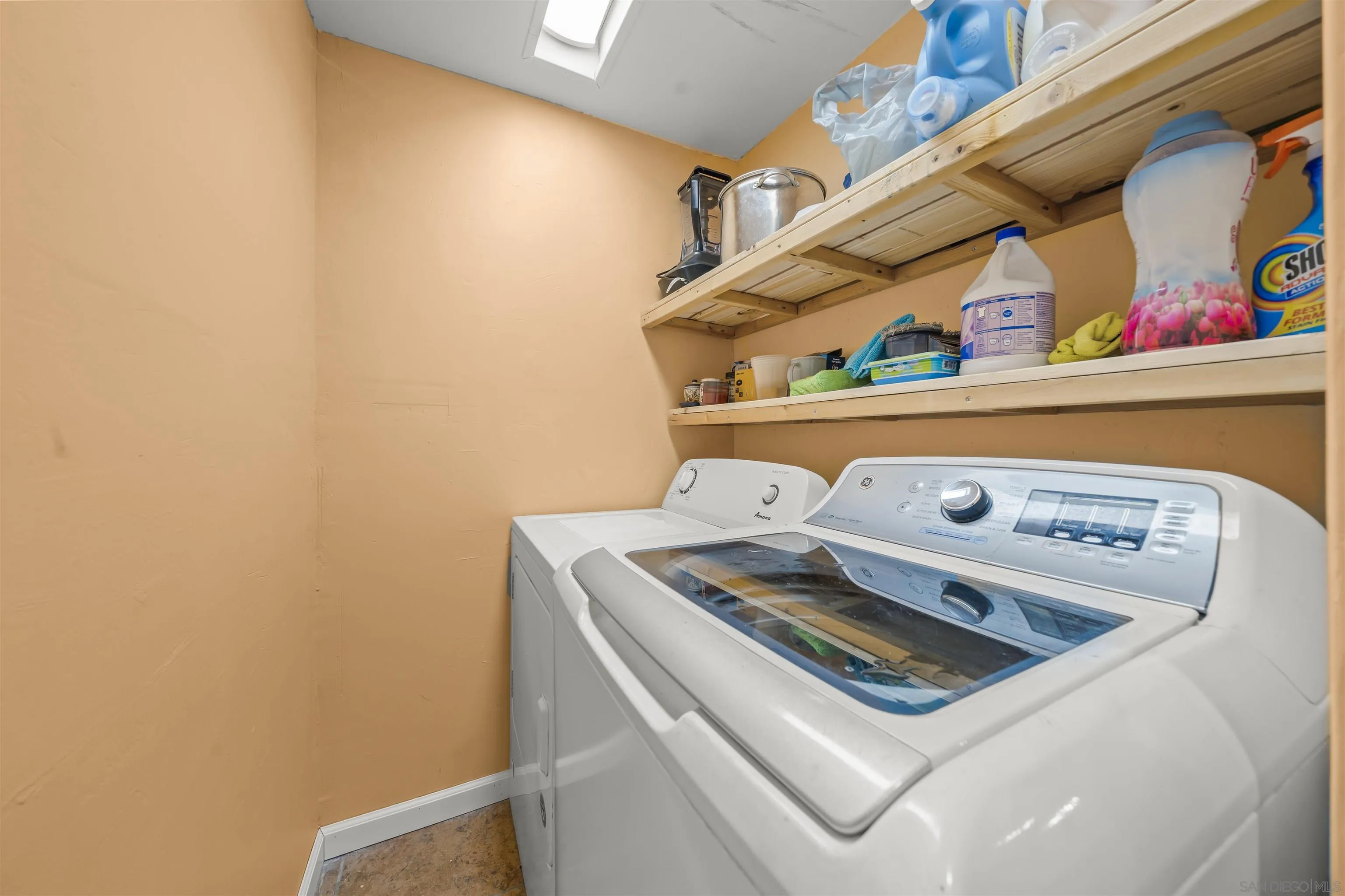 9240 Northcote Road Santee, CA 92071 - Photo 33 of 45 a utility room with dryer and washer