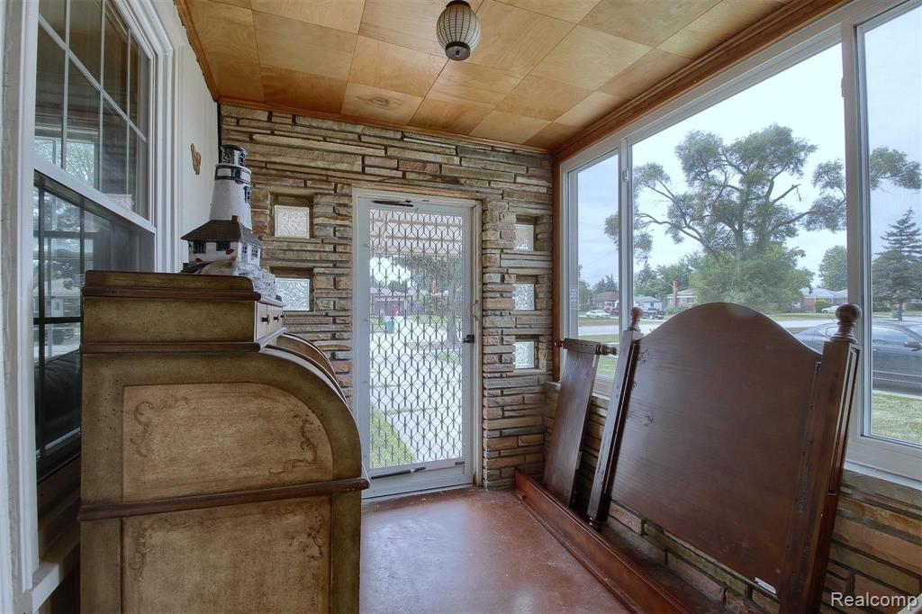 18351 Stephens Eastpointe, MI 48021 - Photo 12 of 31 Gallery Image 12