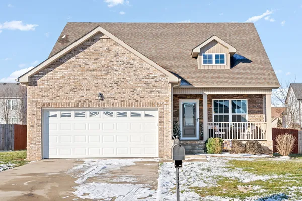 $1,800 | 965 Harding Drive, Clarksville, TN 37042