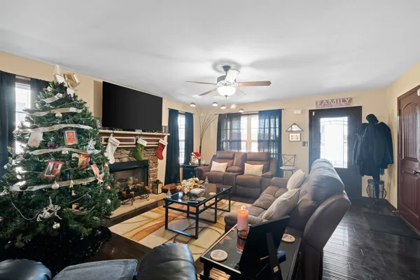 $1,800 | 965 Harding Drive, Clarksville, TN 37042