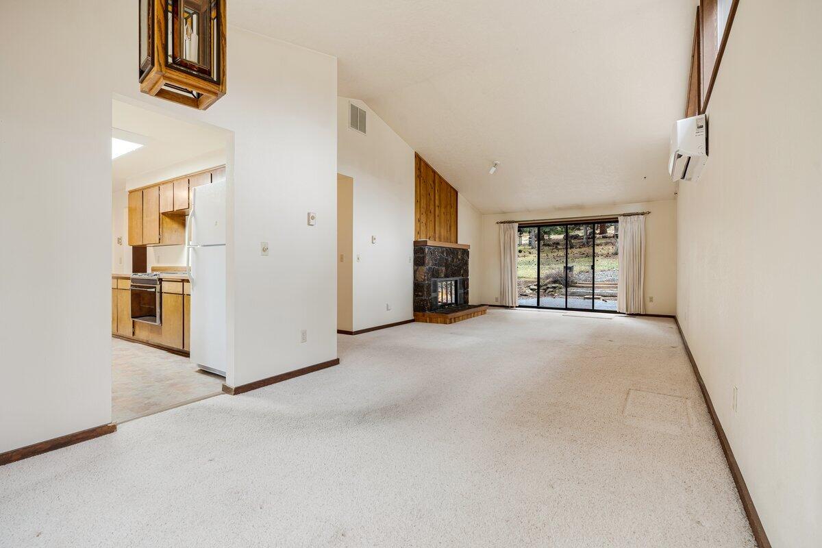 4059 Northwest Lower Village Road Bend, OR 97703 - Photo 5 of 25 Dining area and living room