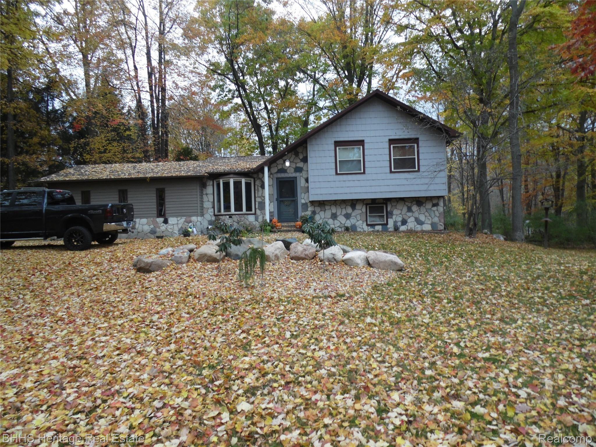 5164 Winchester Pass Road Lapeer, MI 48446 - Photo 2 of 34 SAM_0600.JPG