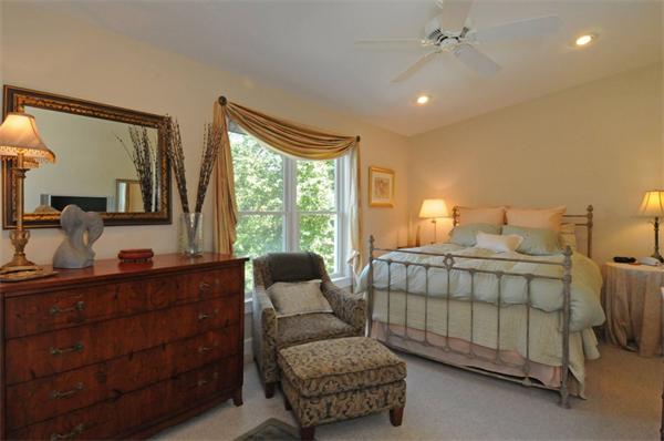 75 Ripley Street, Unit 75 Newton, MA 02459 - Photo 17 of 22