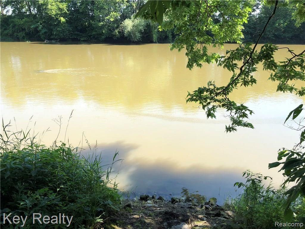 6442 Dixon Road Monroe, MI 48161 - Photo 13 of 33
