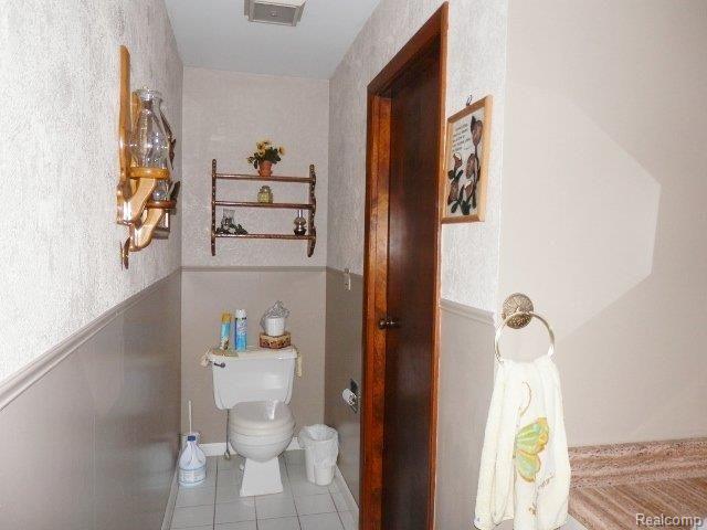 14520 Grafton Road Carleton, MI 48117 - Photo 14 of 17 Grafton 14520 Full Bath Up 2.jpg