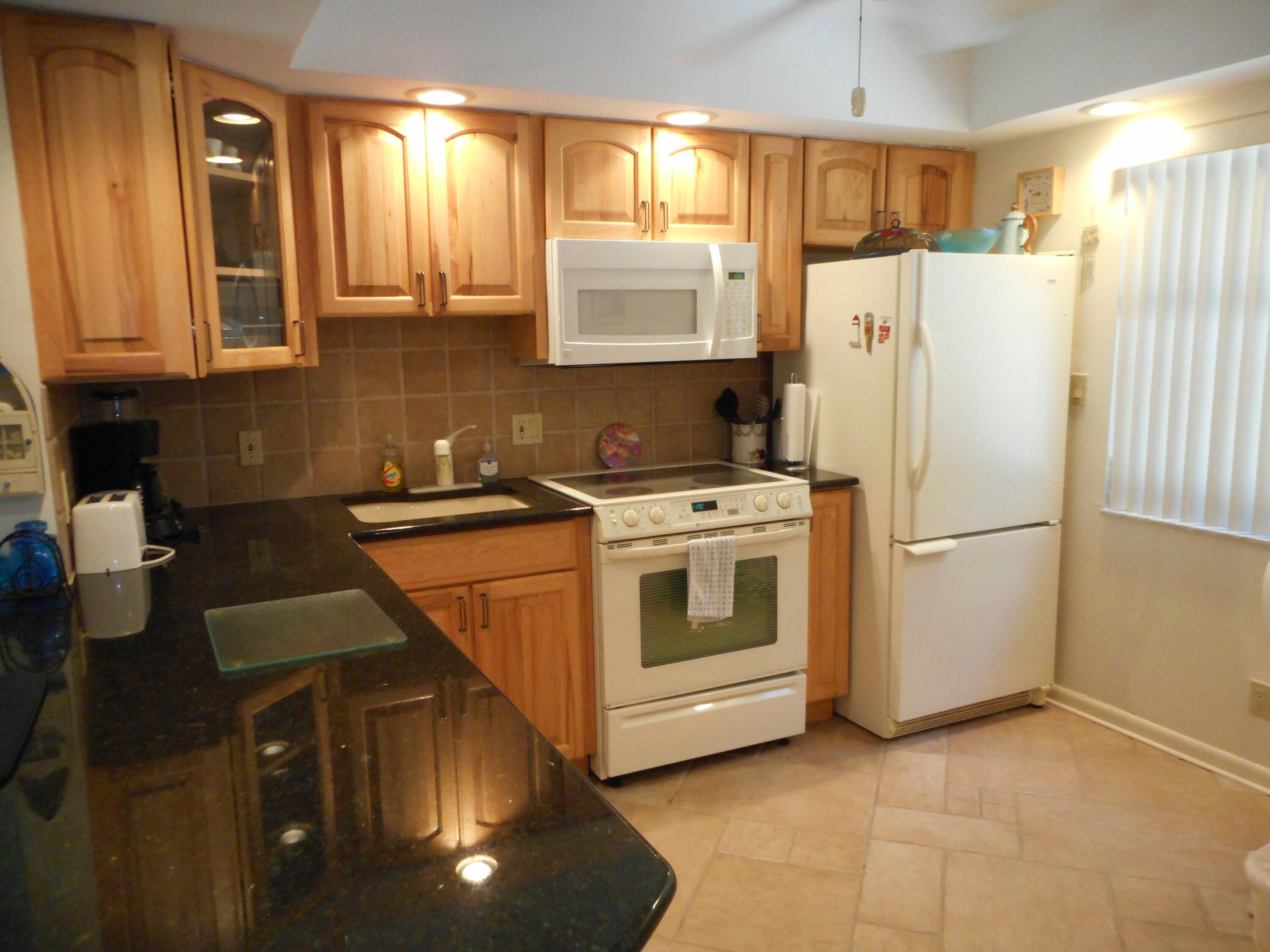 291 Mercury Road, Unit 2 Juno Beach, FL 33408 - Photo 2 of 14 tempImagebLS9ue