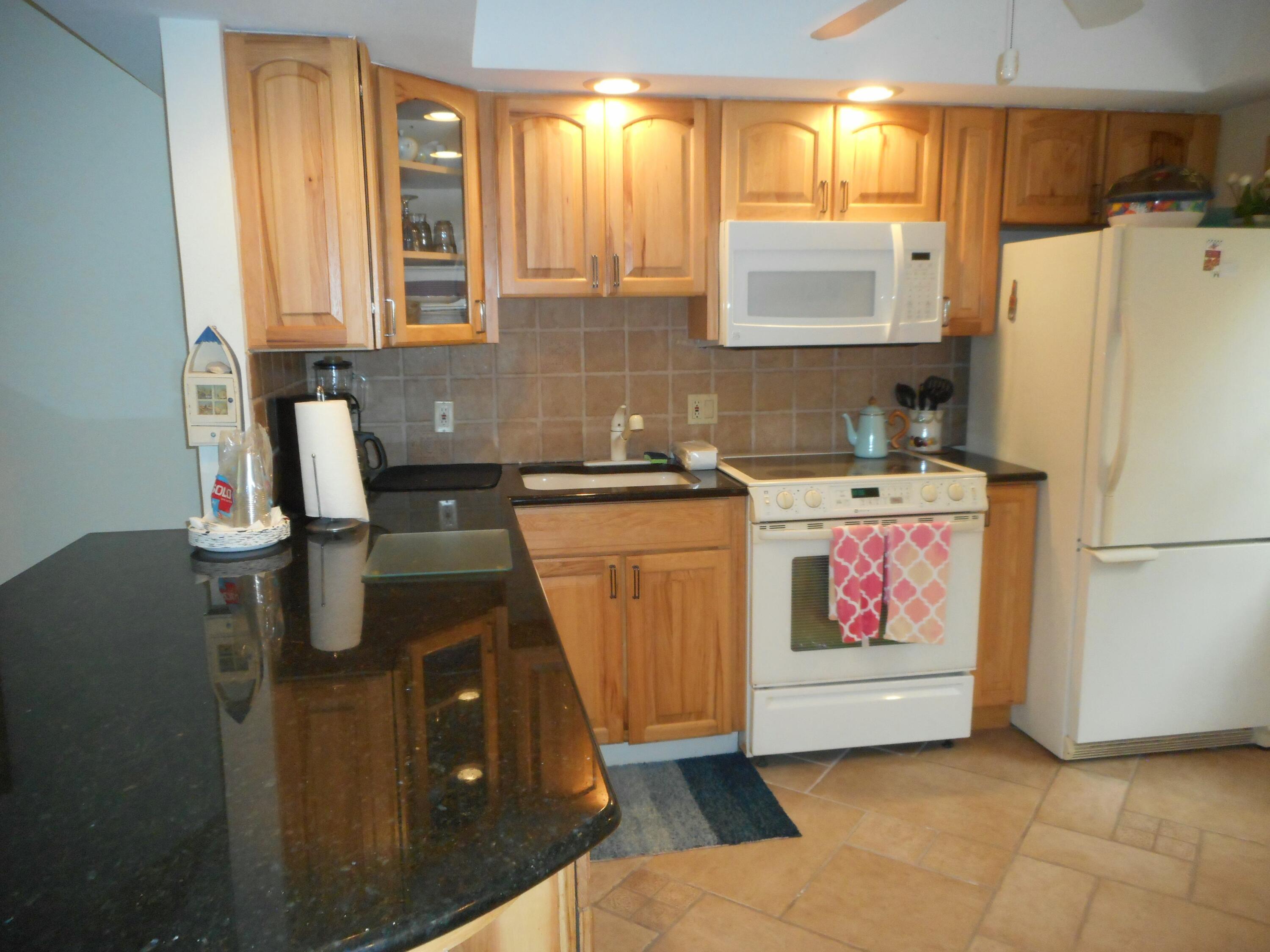 291 Mercury Road, Unit 2 Juno Beach, FL 33408 - Photo 3 of 14 tempImagephZWMF