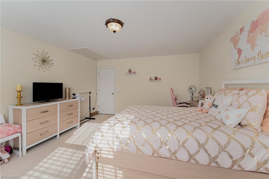 3721 Single Leaf Circle High Point, NC 27265 - Photo 17 of 31