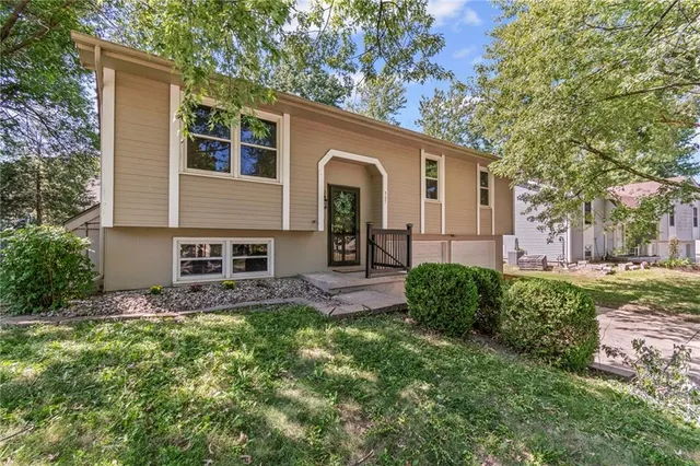 $280,000 | 507 Vivian Street, Liberty, MO 64068