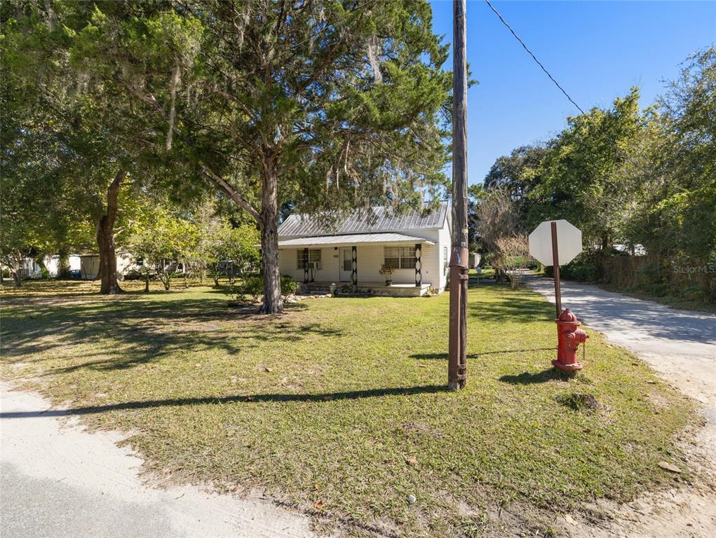 329 Southeast 2nd Street Williston, FL 32696 - Photo 29 of 46