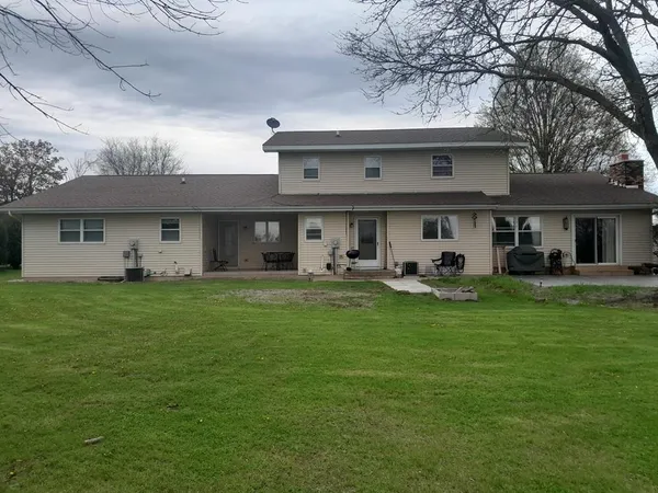$248,000 | 335-337 East Alona Lane, Lancaster, WI 53813
