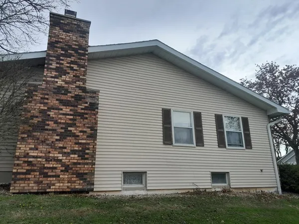 $248,000 | 335-337 East Alona Lane, Lancaster, WI 53813
