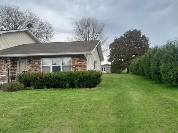 $248,000 | 335-337 East Alona Lane, Lancaster, WI 53813