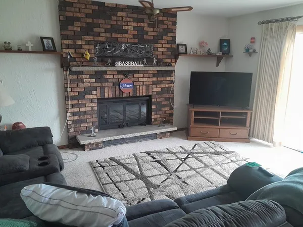 $248,000 | 335-337 East Alona Lane, Lancaster, WI 53813