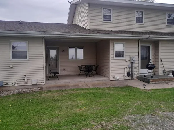 $248,000 | 335-337 East Alona Lane, Lancaster, WI 53813