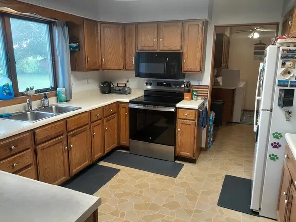 $248,000 | 335-337 East Alona Lane, Lancaster, WI 53813