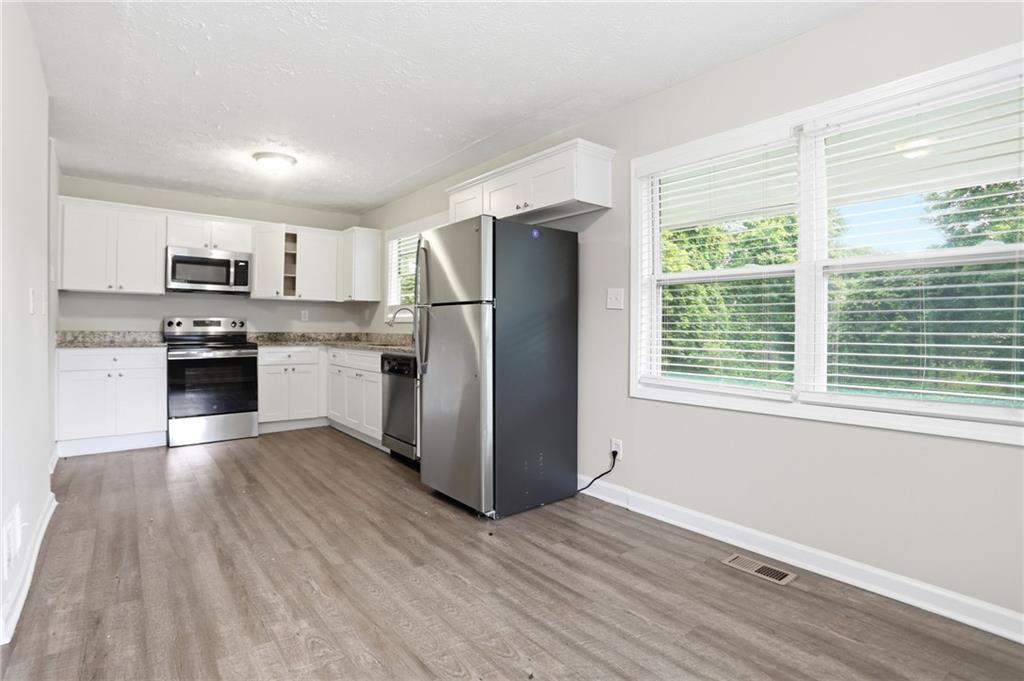 2370 Tiffany Circle Decatur, GA 30035 - Photo 11 of 39