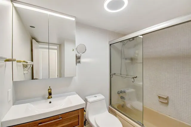 $330,000 | 1000 River Reach Drive, Unit 209, Fort Lauderdale, FL 33315