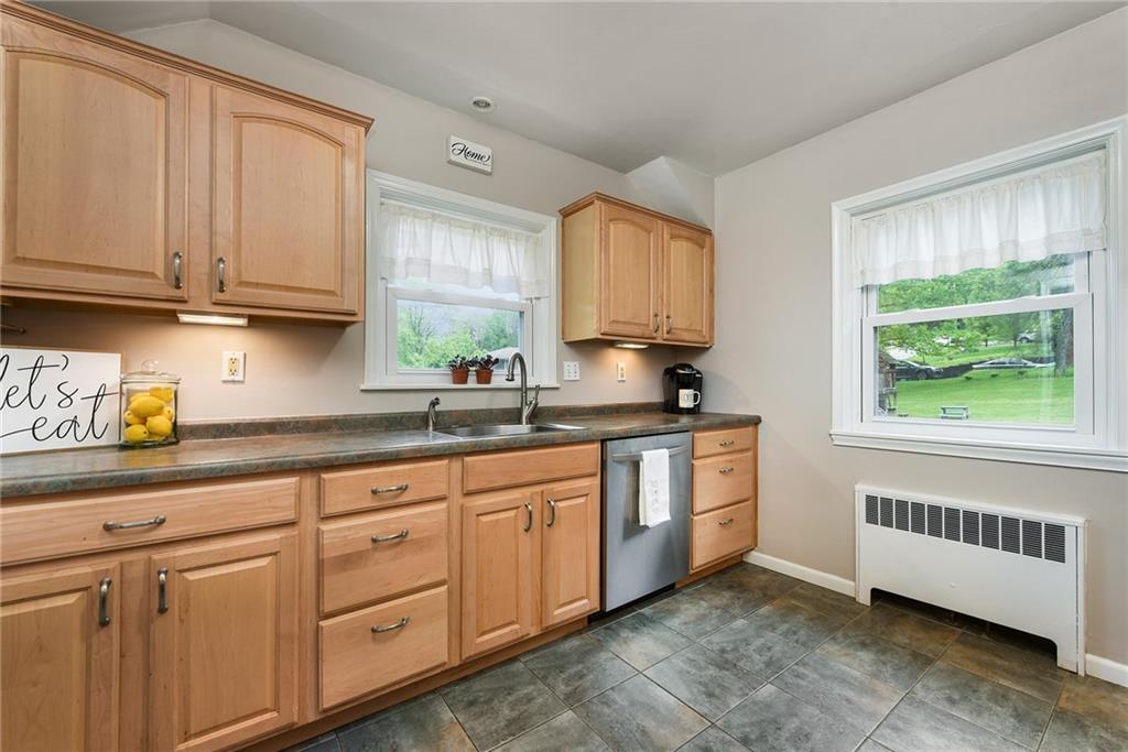 6065 Library Road Bethel Park, PA 15102 - Photo 9 of 25 Gallery Image 9