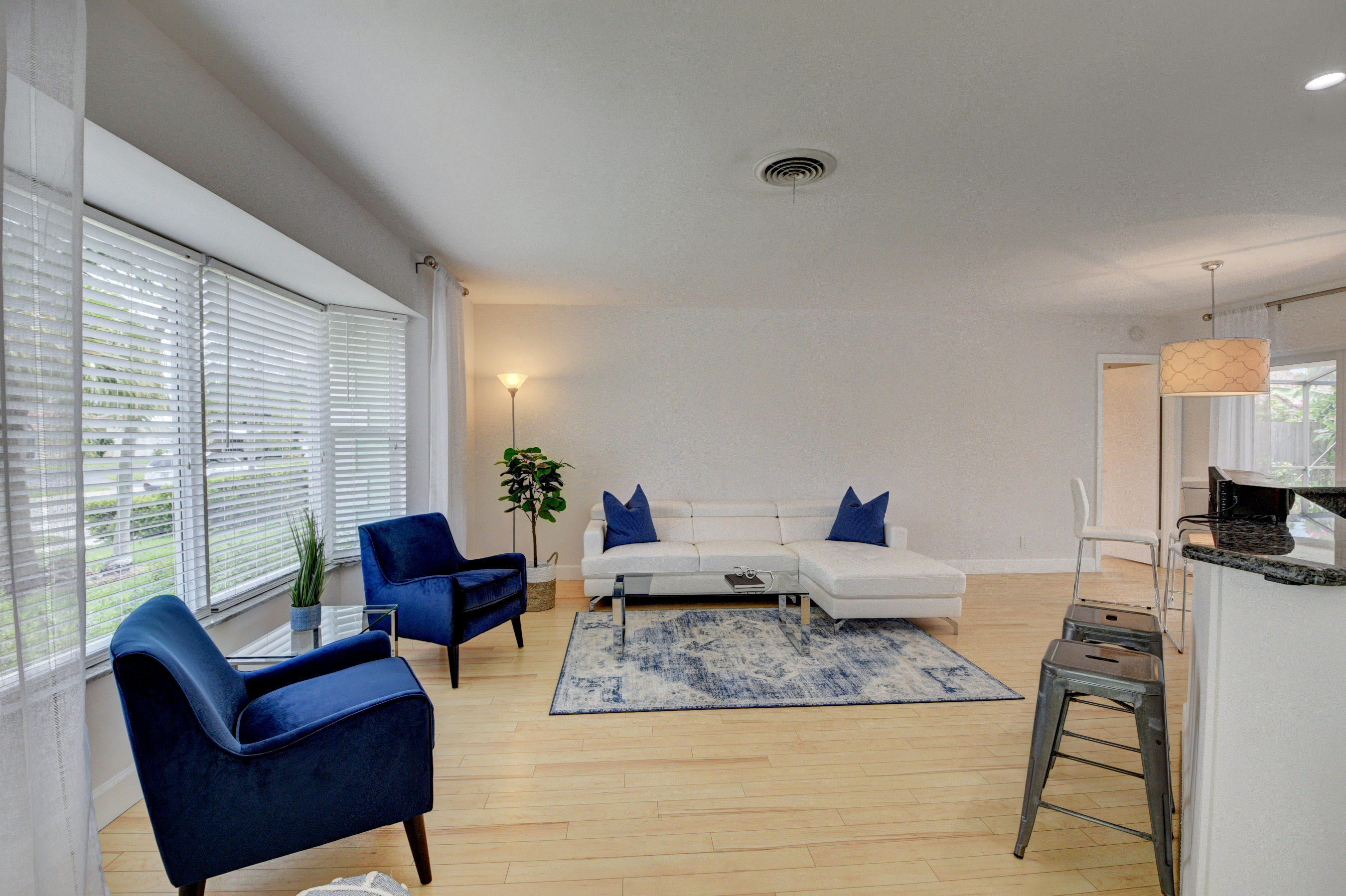 1050 Southwest 13th Place Boca Raton, FL 33486 - Photo 5 of 41 Living Room