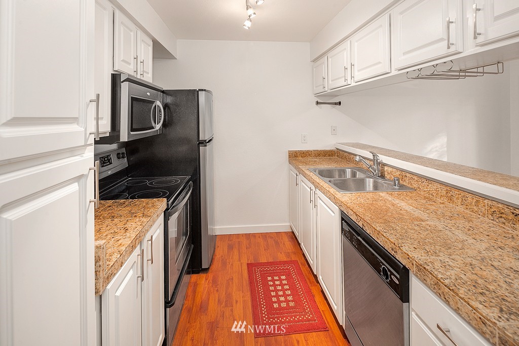412 Center Road, Unit E6 Everett, WA 98204 - Photo 4 of 12