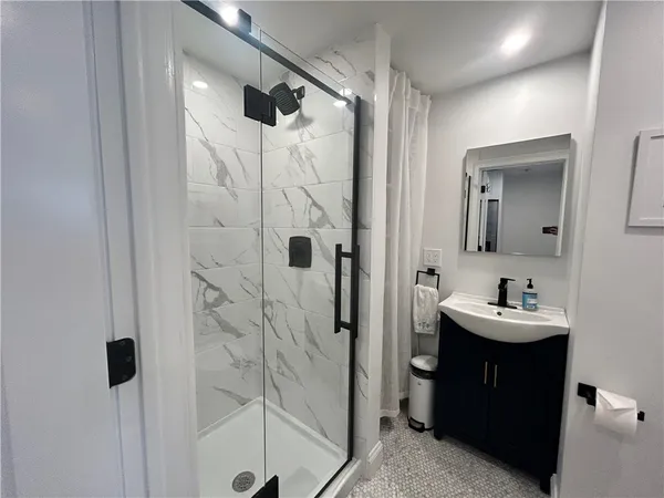 $12,000 | 23 Anthony Street, Unit 2, Newport, RI 02840