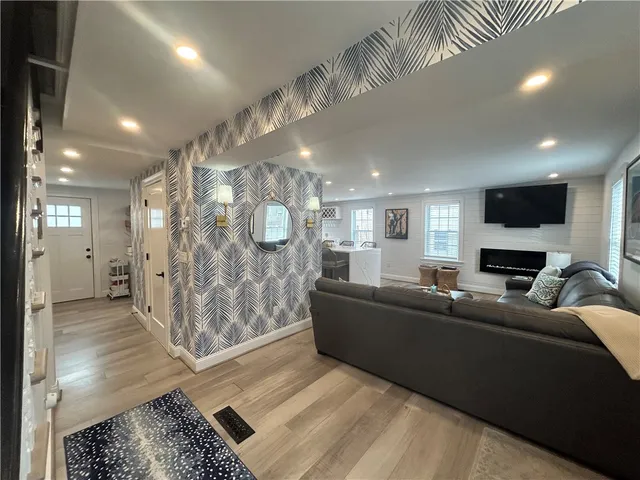 $12,000 | 23 Anthony Street, Unit 2, Newport, RI 02840