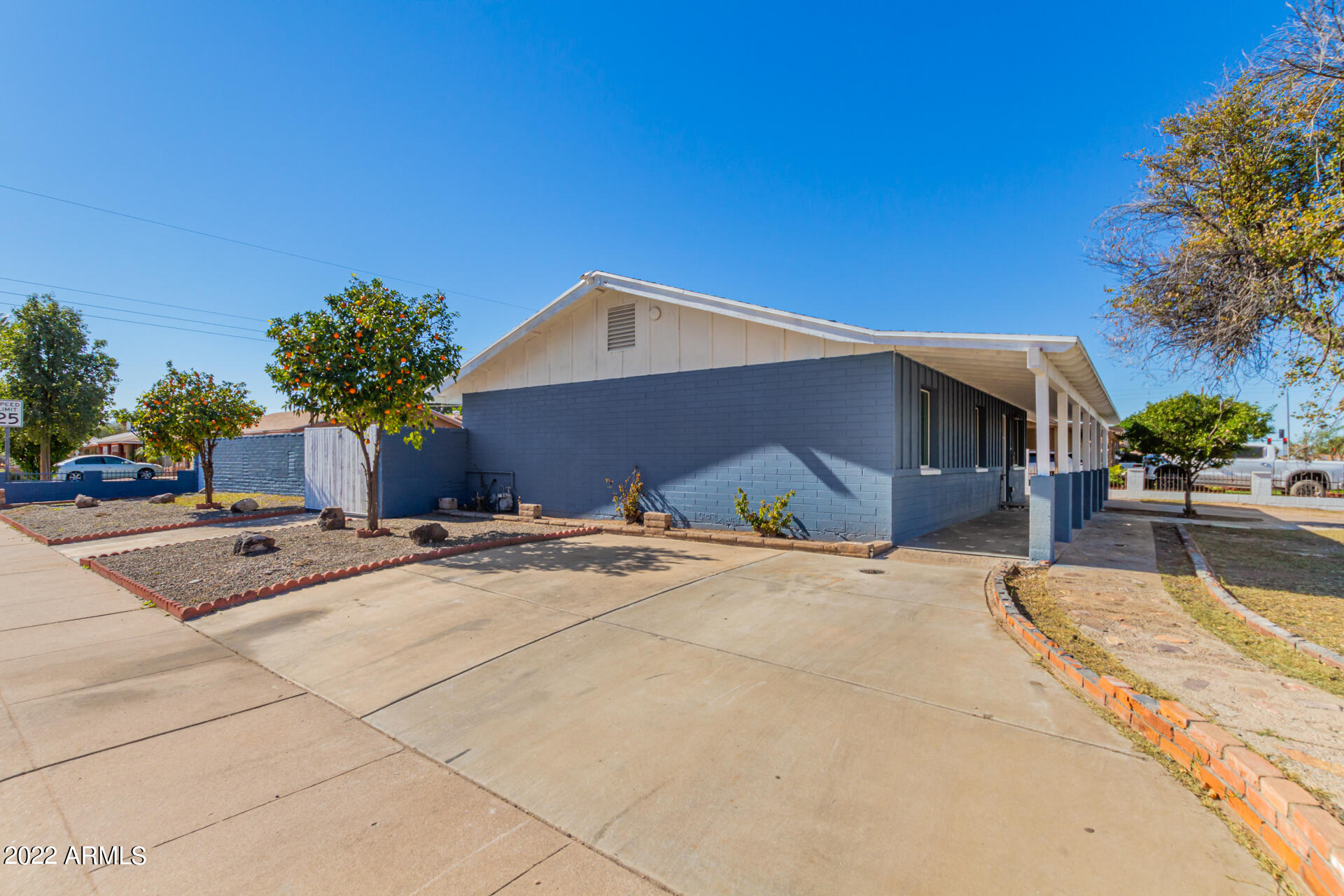 8227 West Osborn Road Phoenix, AZ 85033 - Photo 2 of 28 03-Osborn