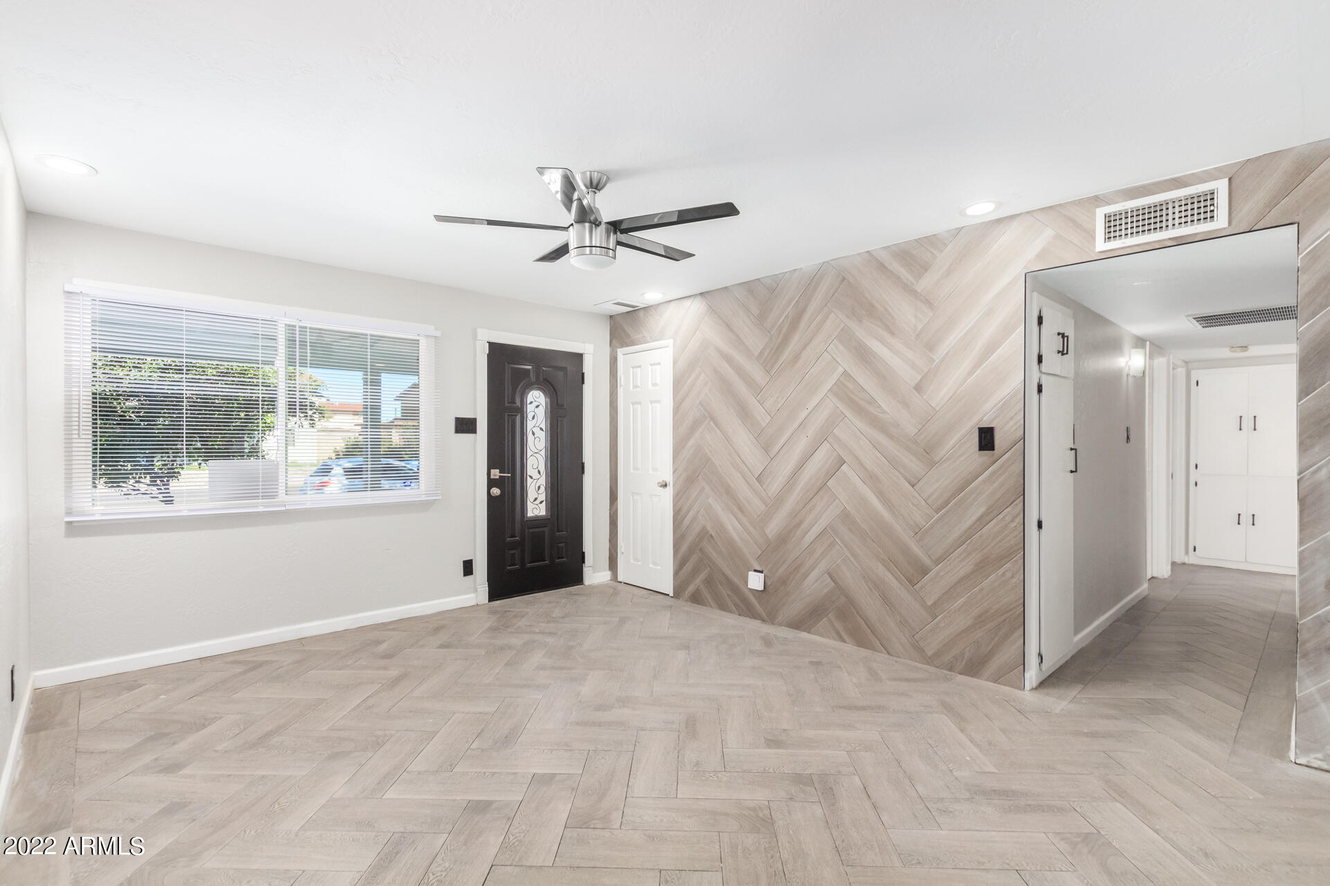 8227 West Osborn Road Phoenix, AZ 85033 - Photo 7 of 28 07-Osborn