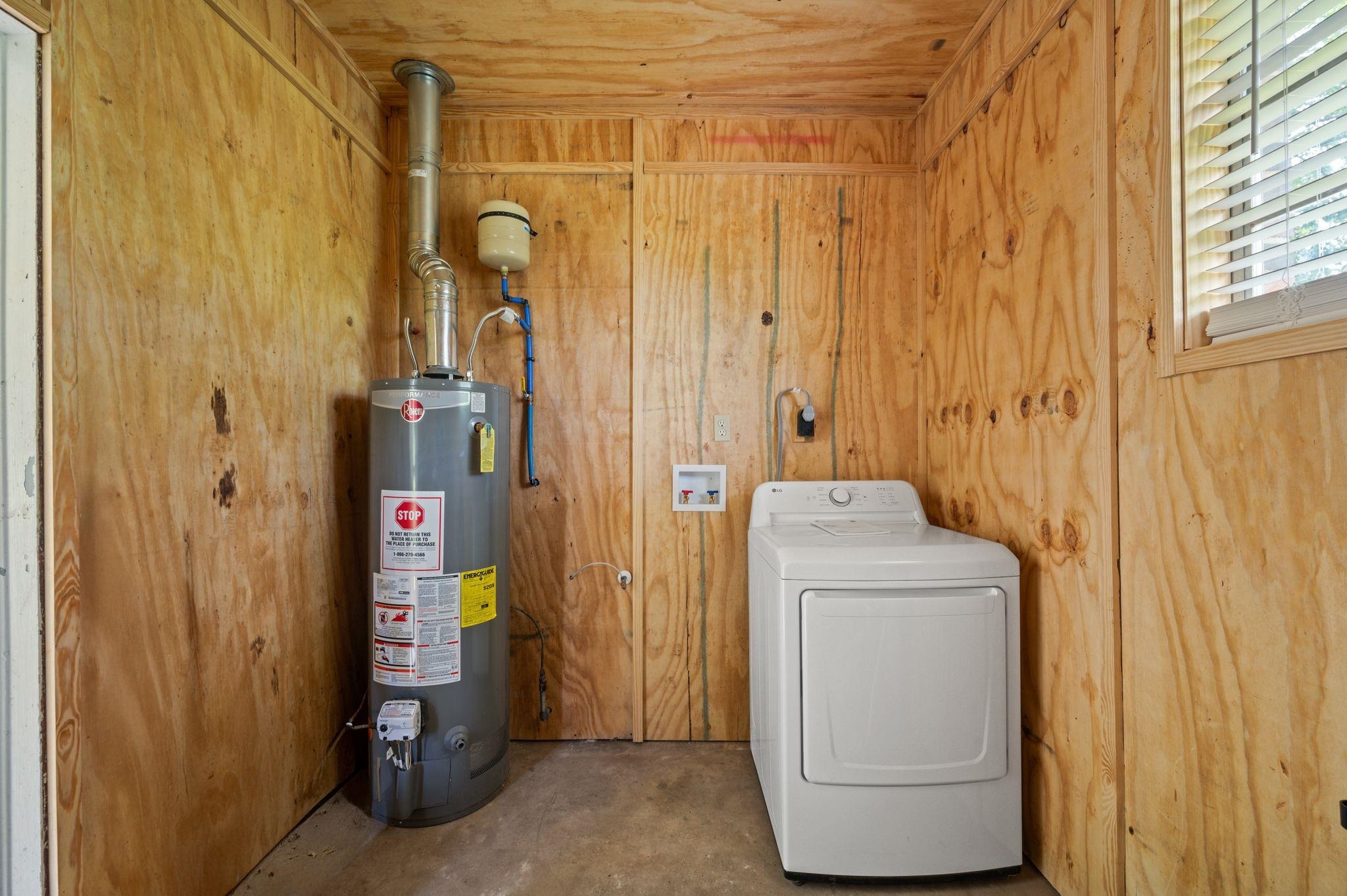 805 Marks Avenue Bay Minette, AL 36507 - Photo 22 of 24 Laundry
