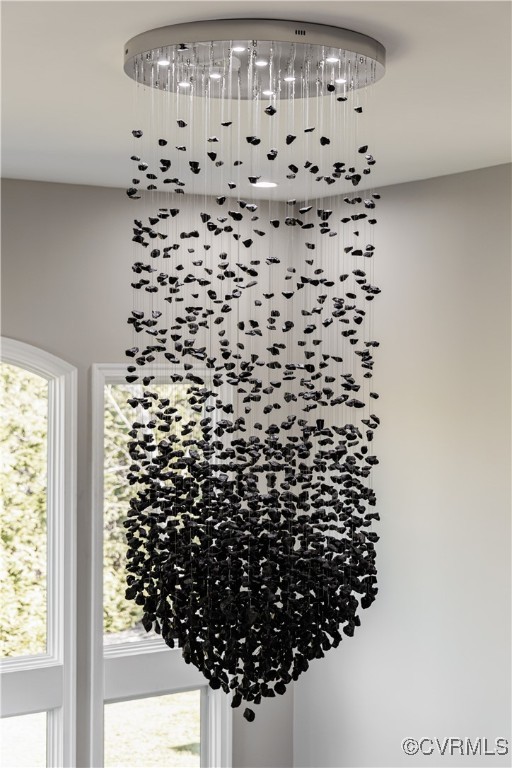 521 Raleigh Manor Road Henrico, VA 23229 - Photo 15 of 46 a bathroom with a shower curtain