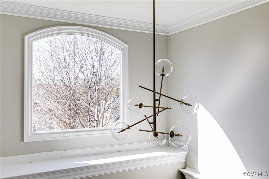 521 Raleigh Manor Road Henrico, VA 23229 - Photo 19 of 46 a view of entryway and kitchen