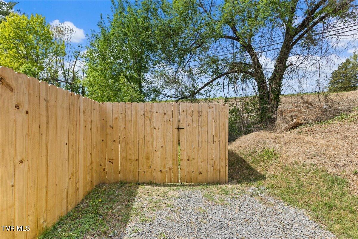 1321 Haga Road Kingsport, TN 37660 - Photo 27 of 38 28-128A3391